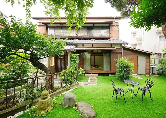 Family Or Business Travel 20 Percent Off丨200 Sqm 丨 14 Min To Shinjuku 丨century-Old Japanese Garden 丨3 Parking Spaces丨4 Bedrooms