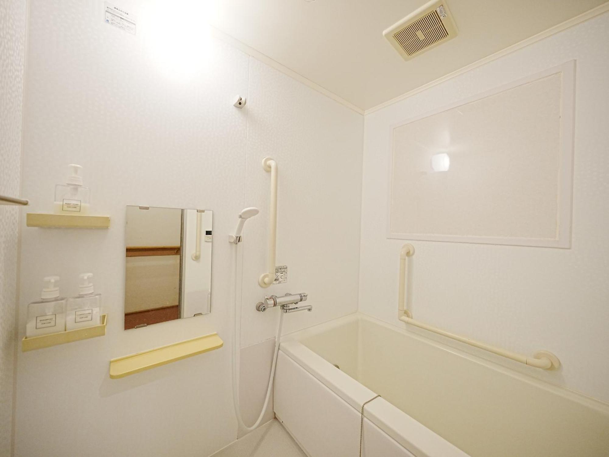 Family Or Business Travel 20 Percent Off丨200 Sqm 丨 14 Min To Shinjuku 丨century-old Japanese Garden 丨3 Parking Spaces丨4 Bedrooms Villa