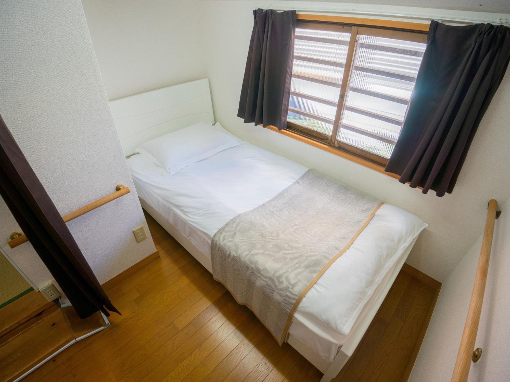 Villa Family Or Business Travel 20 Percent Off丨200 Sqm 丨 14 Min To Shinjuku 丨century-old Japanese Garden 丨3 Parking Spaces丨4 Bedrooms *
