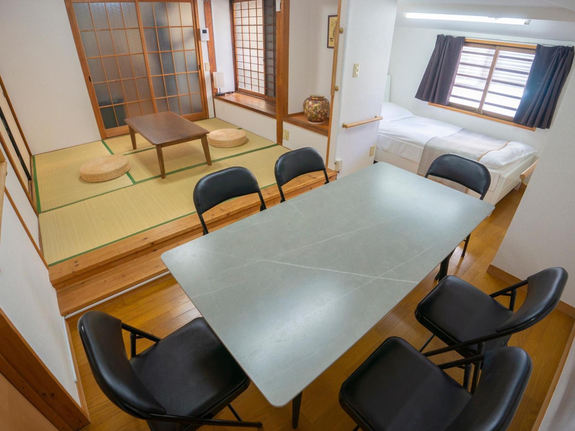 Family Or Business Travel 20 Percent Off丨200 Sqm 丨 14 Min To Shinjuku 丨century-old Japanese Garden 丨3 Parking Spaces丨4 Bedrooms Villa *