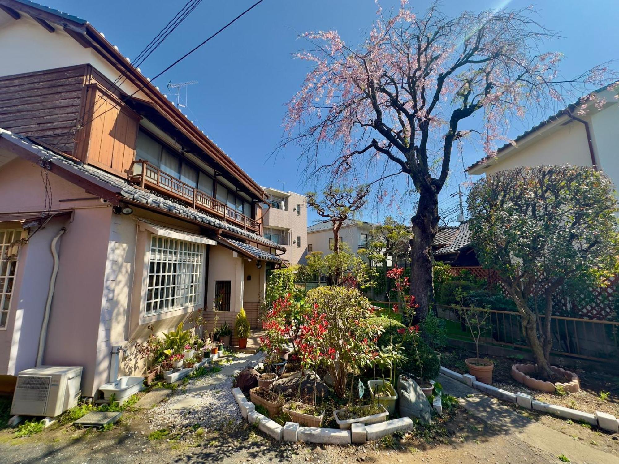 Family Or Business Travel 20 Percent Off丨200 Sqm 丨 14 Min To Shinjuku 丨century-old Japanese Garden 丨3 Parking Spaces丨4 Bedrooms Villa *