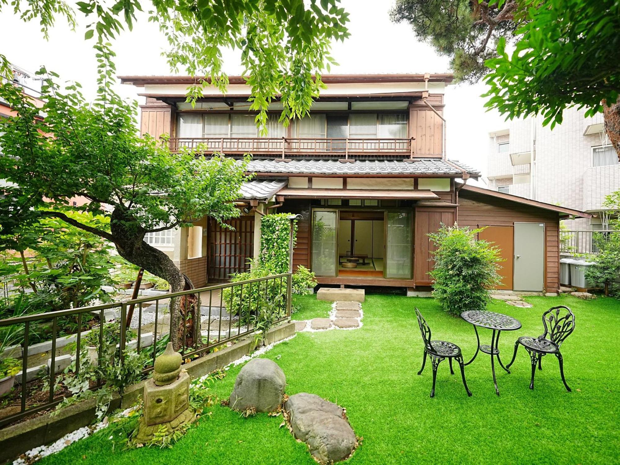 Family Or Business Travel 20 Percent Off丨200 Sqm 丨 14 Min To Shinjuku 丨century-old Japanese Garden 丨3 Parking Spaces丨4 Bedrooms