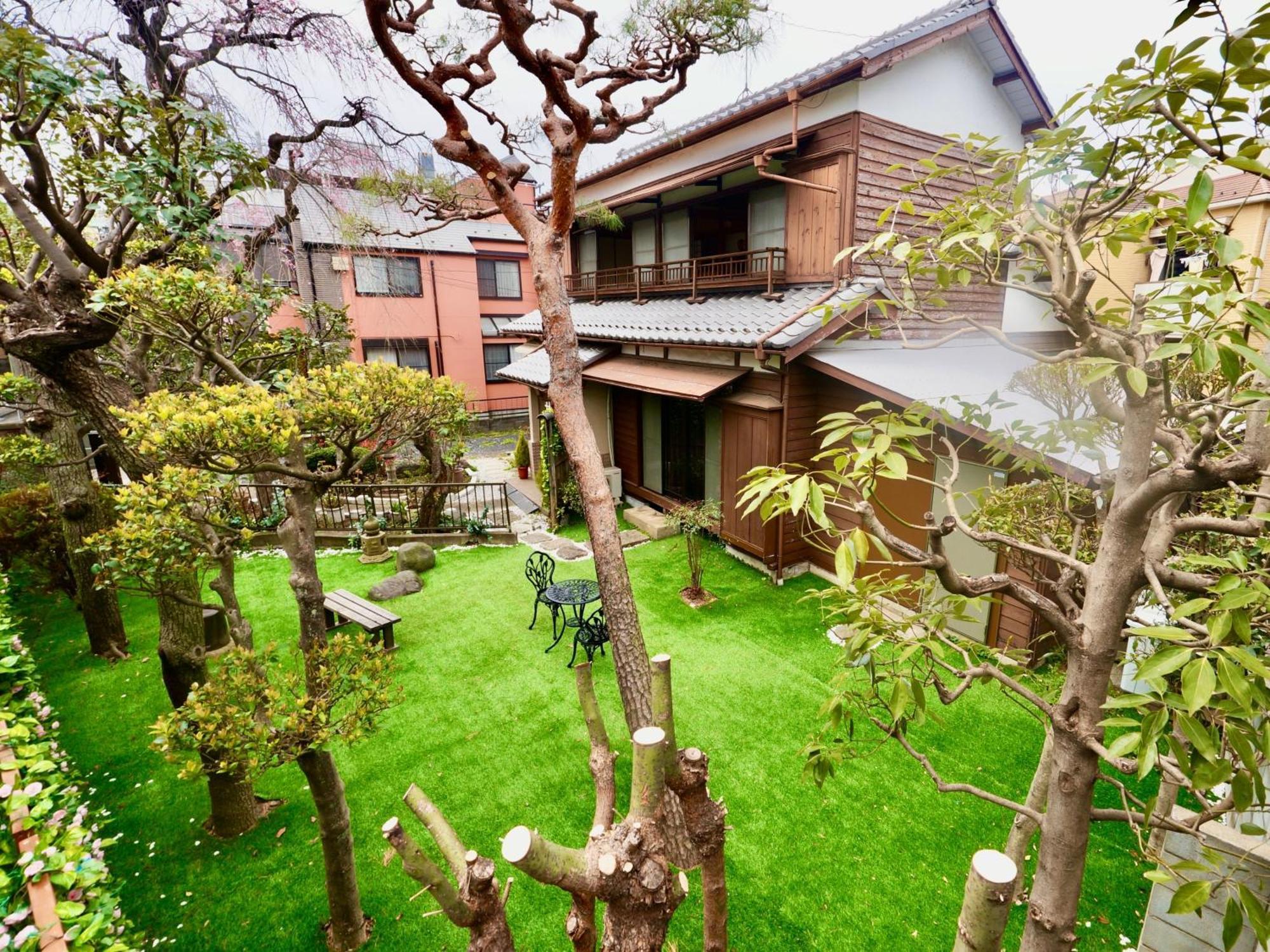 Family Or Business Travel 20 Percent Off丨200 Sqm 丨 14 Min To Shinjuku 丨century-old Japanese Garden 丨3 Parking Spaces丨4 Bedrooms Villa Tokio
